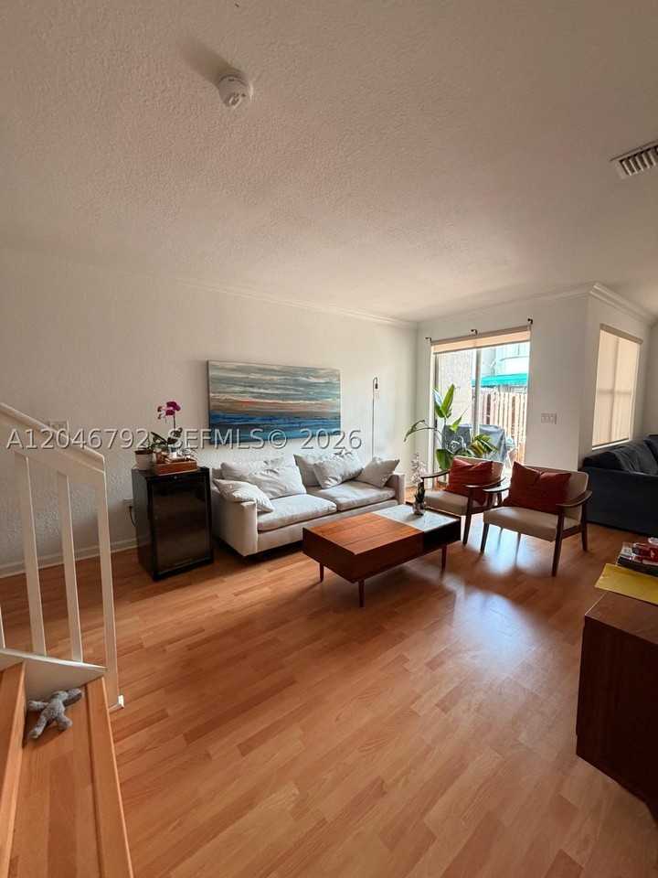 11221 Nw 73rd St #11221 - Photo 6 of 36