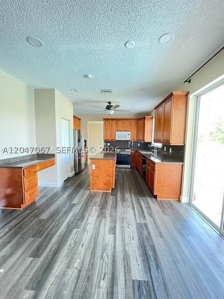 558 Stonemont Dr #558 - Photo 3 of 21