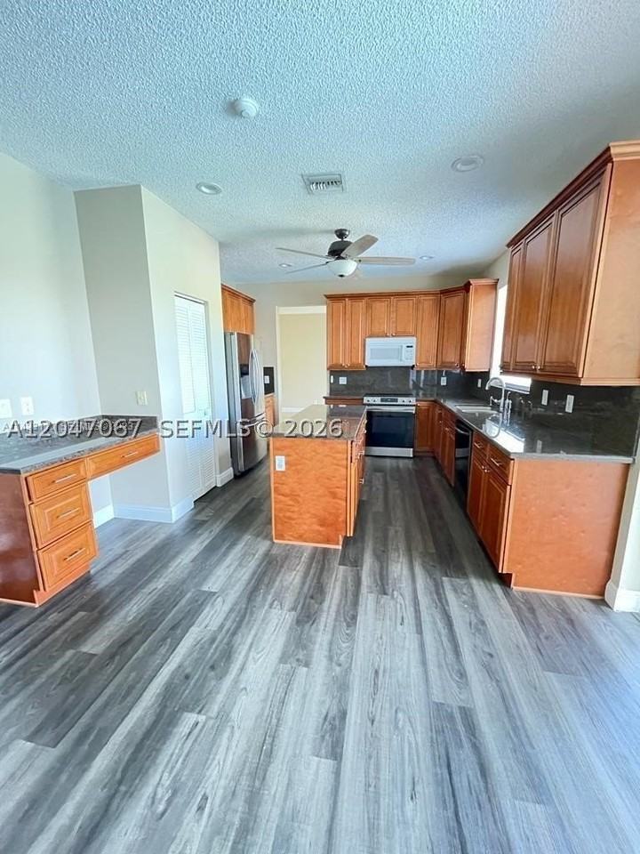 558 Stonemont Dr #558 - Photo 4 of 21