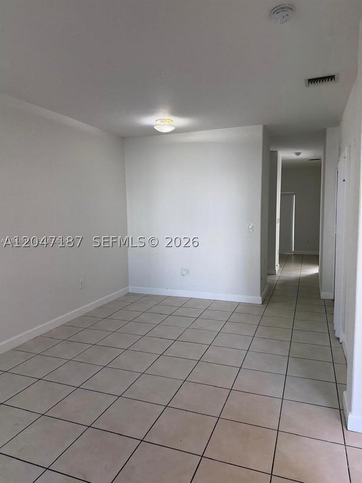 1656 Se 29th Ct #100 - Photo 7 of 16