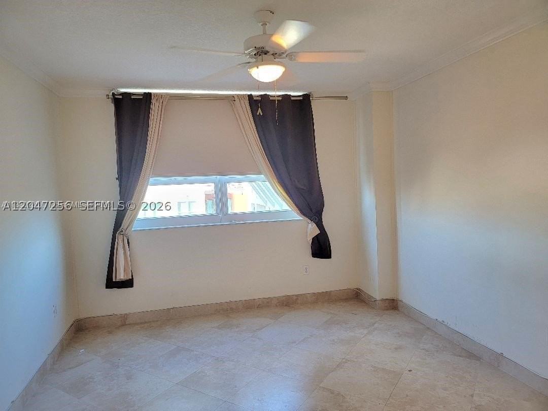 2000 N Bayshore Dr #707 - Photo 5 of 19