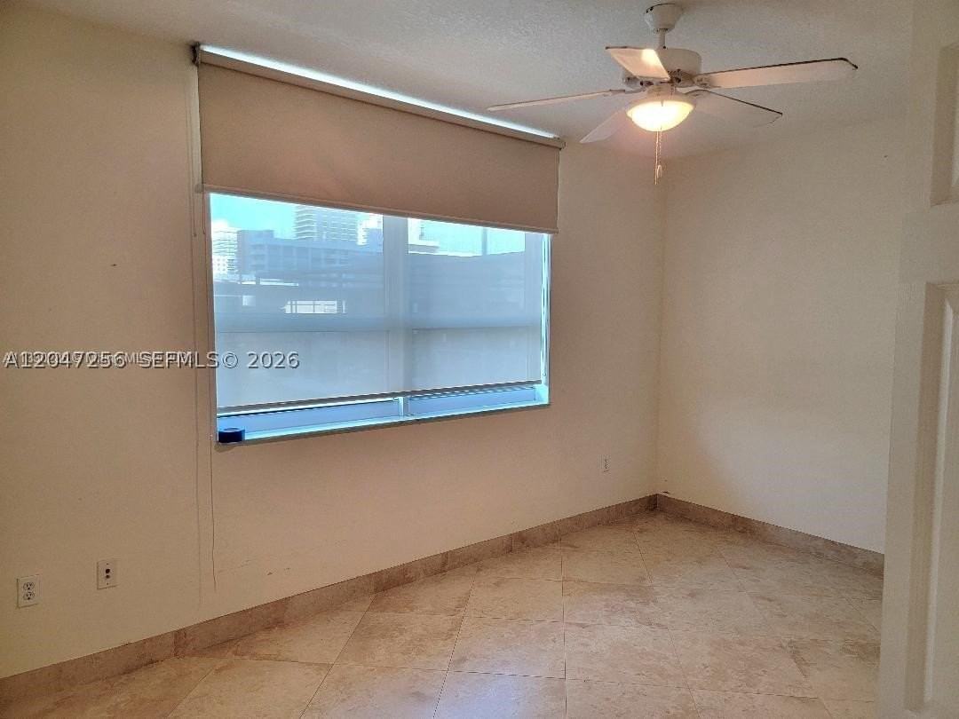 2000 N Bayshore Dr #707 - Photo 7 of 19