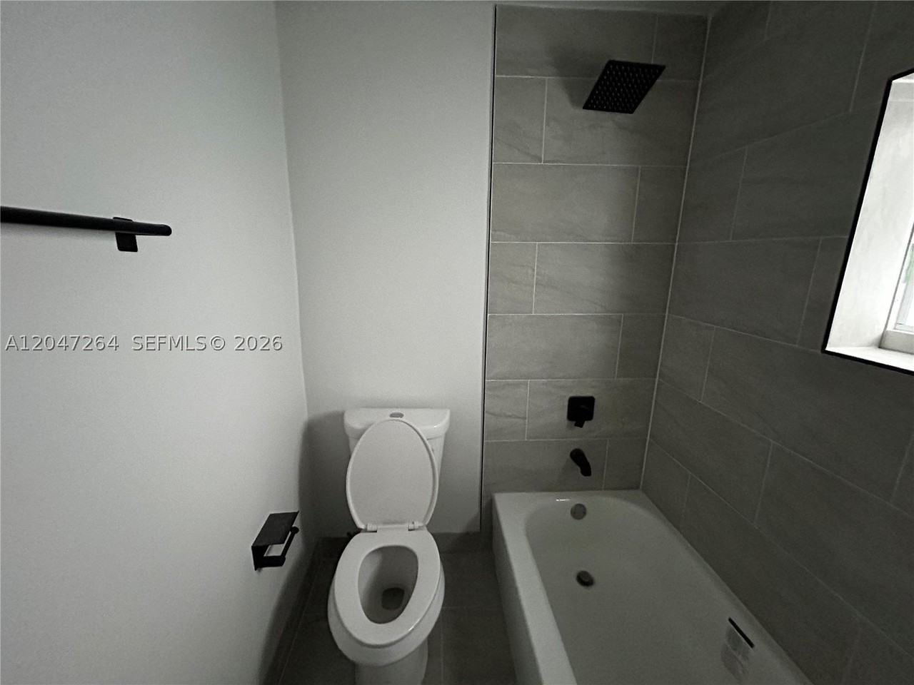 4429 Sw 21st St - Photo 3 of 29