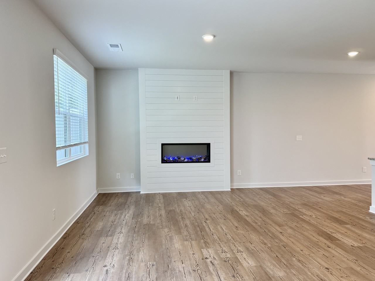 1004 Sutherland Ln #1 - Photo 4 of 23