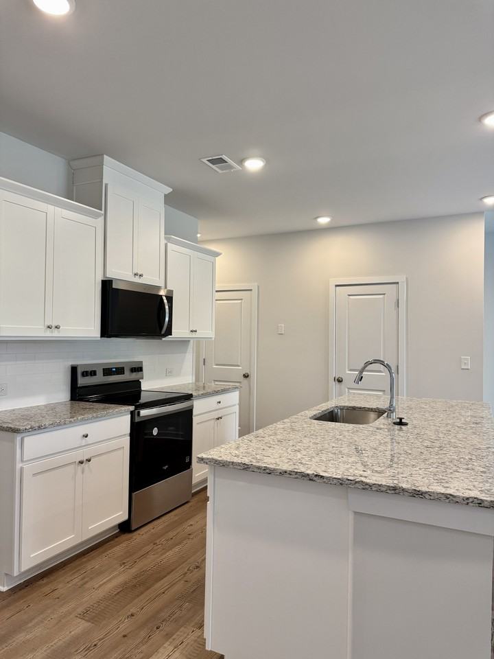 1004 Sutherland Ln #1 - Photo 7 of 23