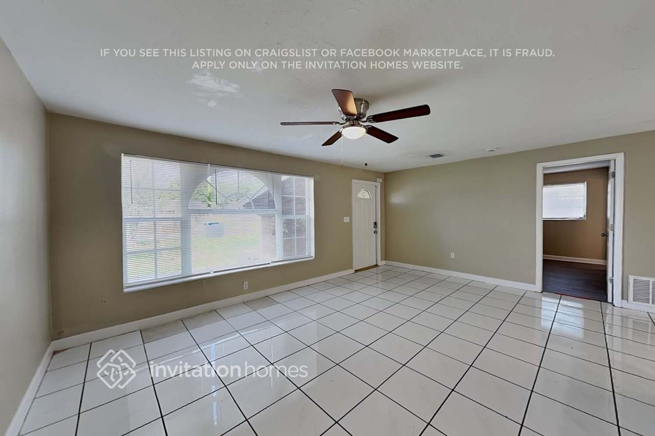 2401 Jamaica Dr - Photo 3 of 18