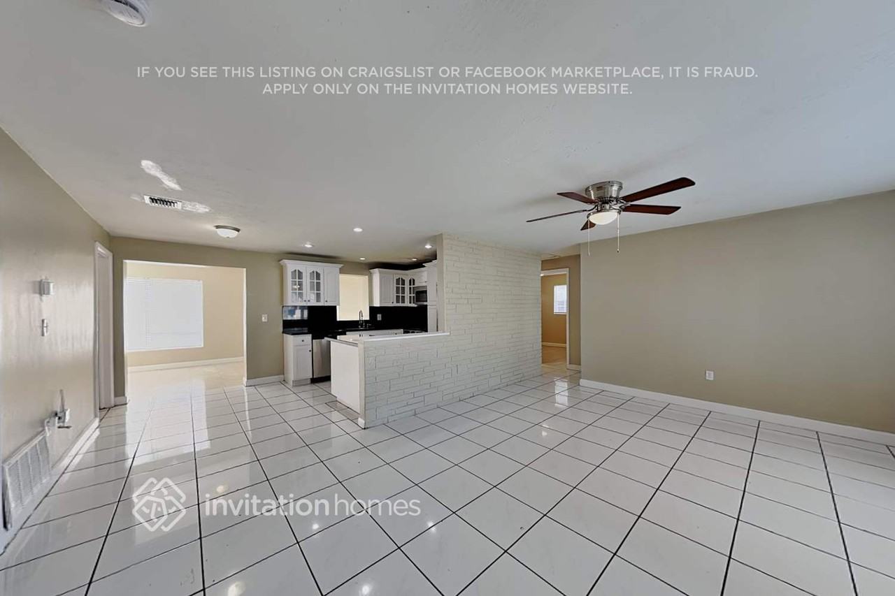 2401 Jamaica Dr - Photo 5 of 18