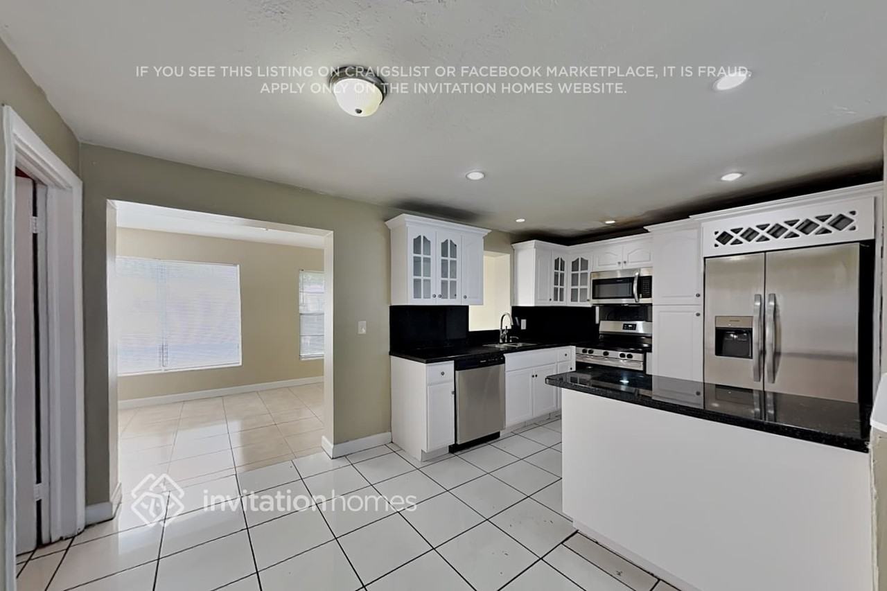 2401 Jamaica Dr - Photo 7 of 18