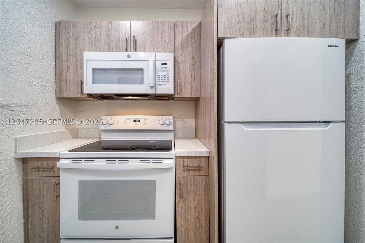 1747 Nw 40th St #1747 - Photo 2 of 17
