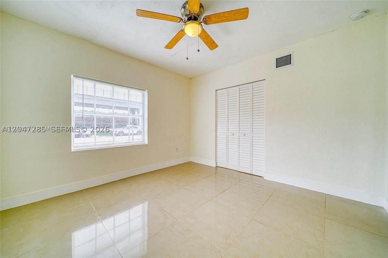 1747 Nw 40th St #1747 - Photo 7 of 17
