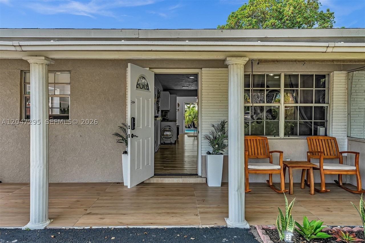 4633 Sw 28th Ave - Photo 5 of 50