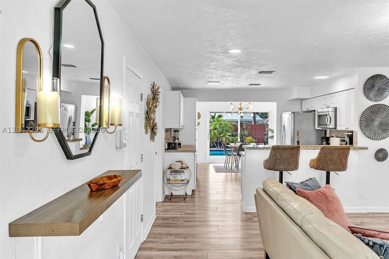 4633 Sw 28th Ave - Photo 6 of 50