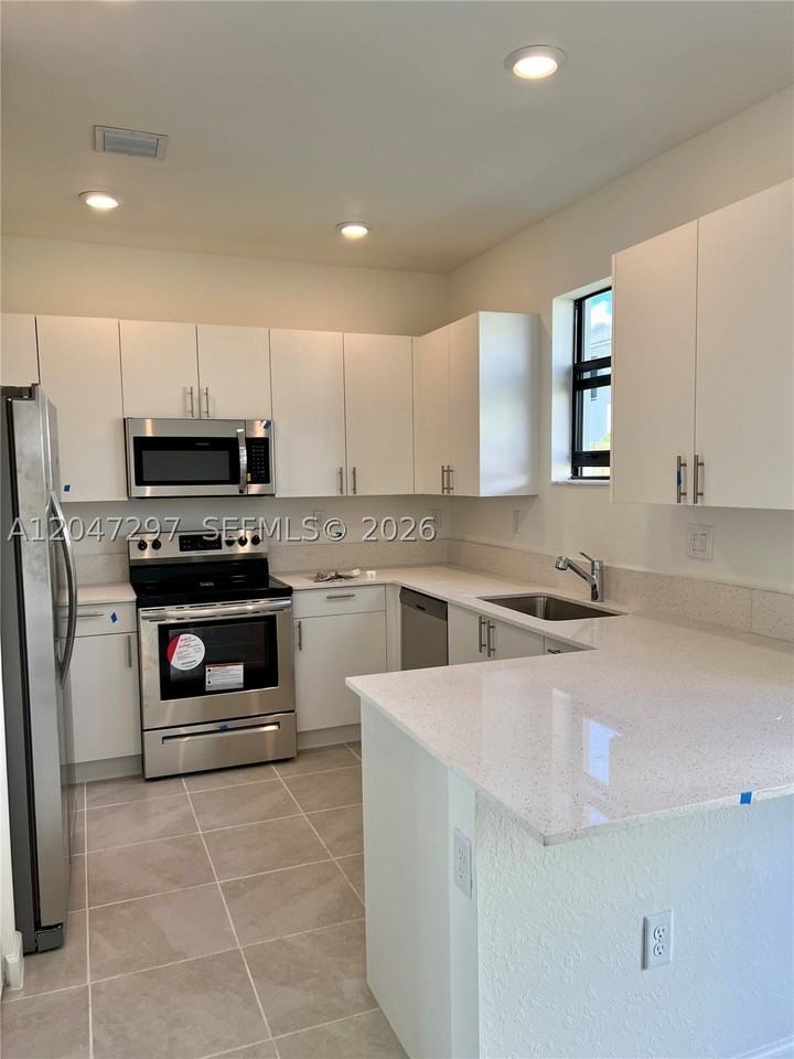 28534 Sw 134th Ave #28534 - Photo 6 of 14