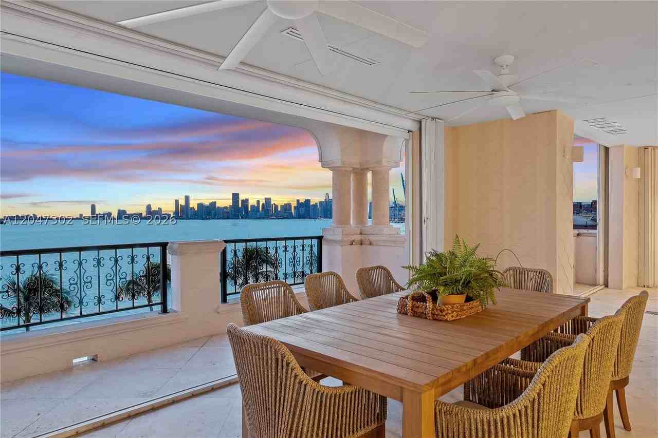 5242 Fisher Island Dr #5242 - Photo 3 of 50
