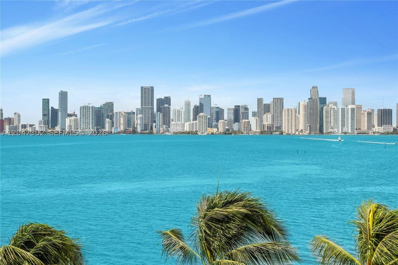 5242 Fisher Island Dr #5242 - Photo 4 of 50