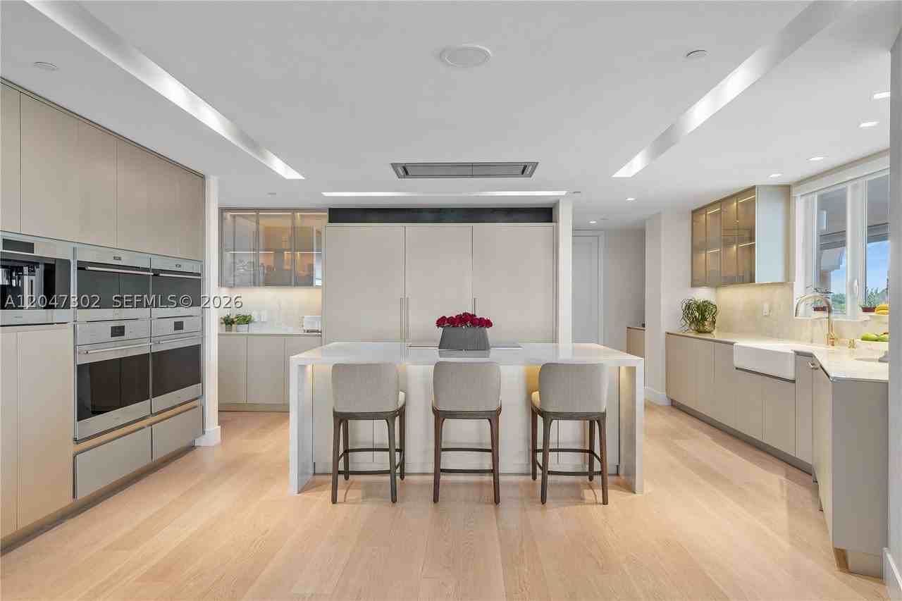 5242 Fisher Island Dr #5242 - Photo 7 of 50
