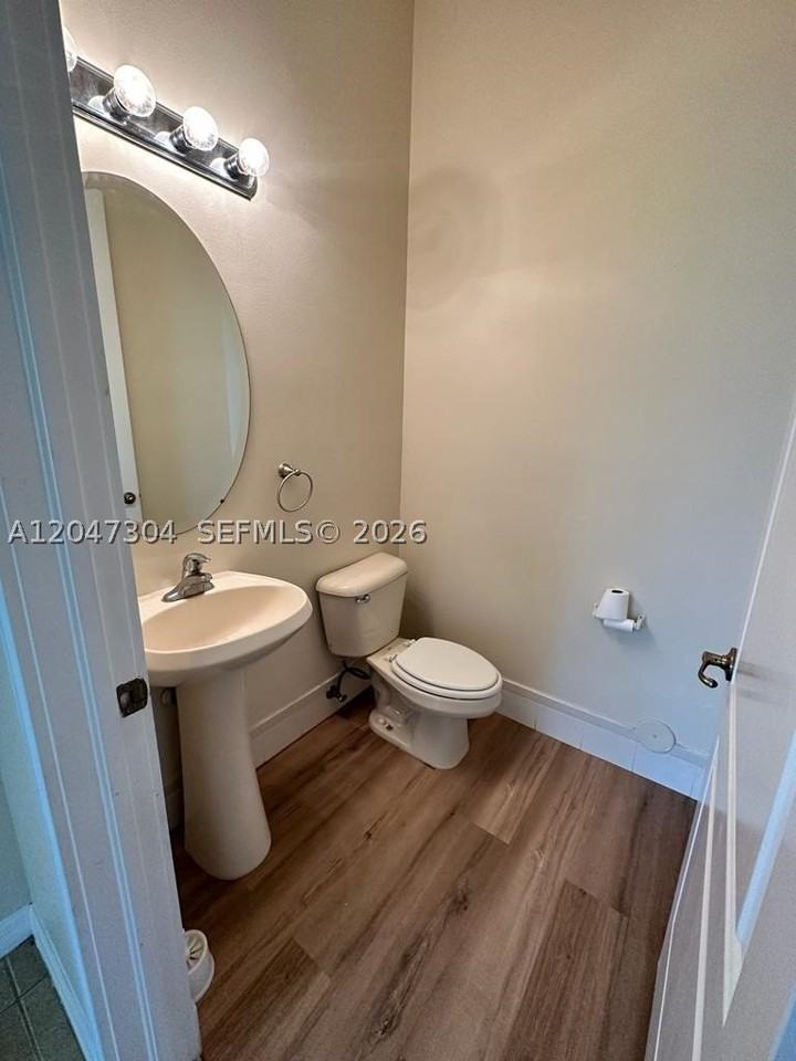 1926 Ne 3rd Ct #1926 - Photo 6 of 19