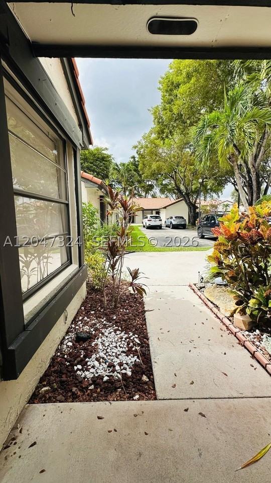 15210 Sw 48th Ter #G83 - Photo 3 of 28