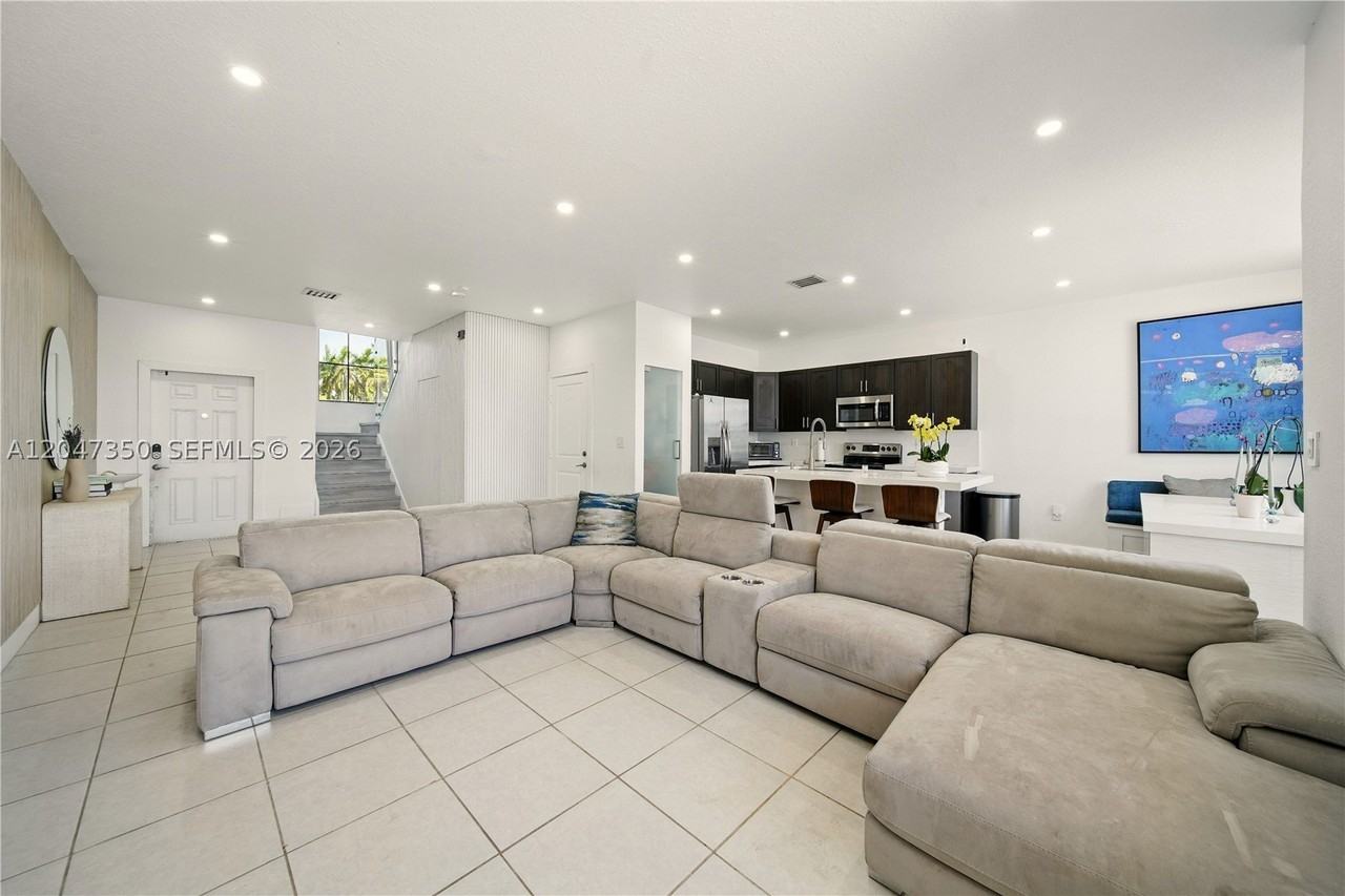 10269 Sw 231st Ln #0 - Photo 3 of 28
