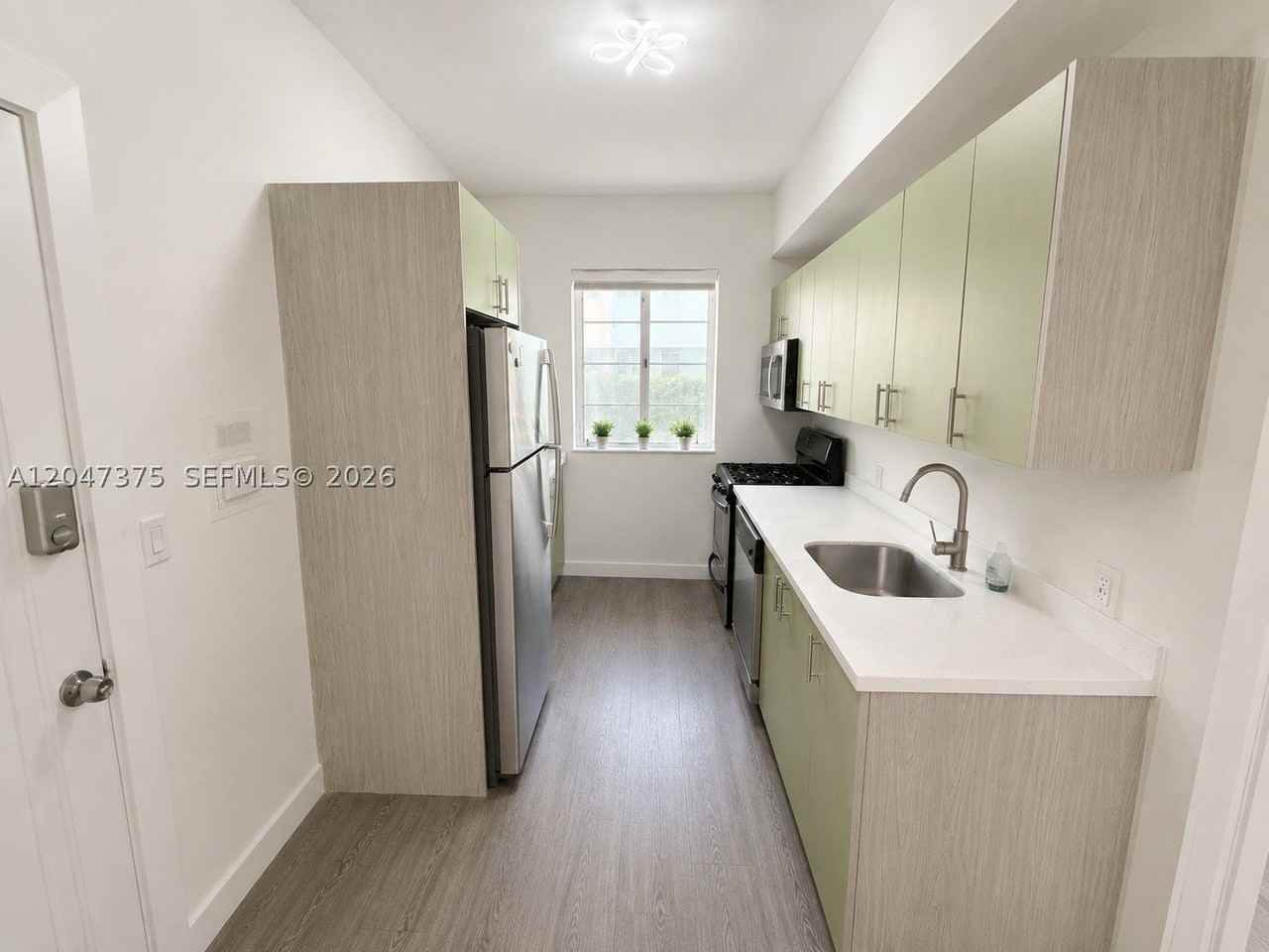 762 Lenox Ave #2 - Photo 5 of 29