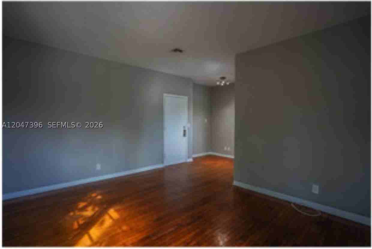 715 Michigan Ave #7 - Photo 6 of 10