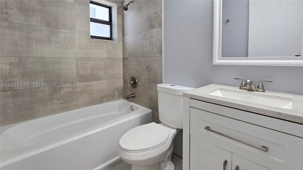 50 W 28th St #52 - Photo 4 of 14