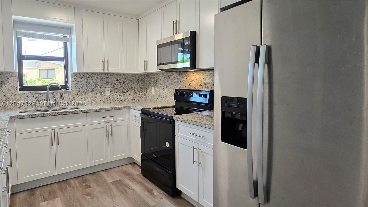 50 W 28th St #52 - Photo 7 of 14