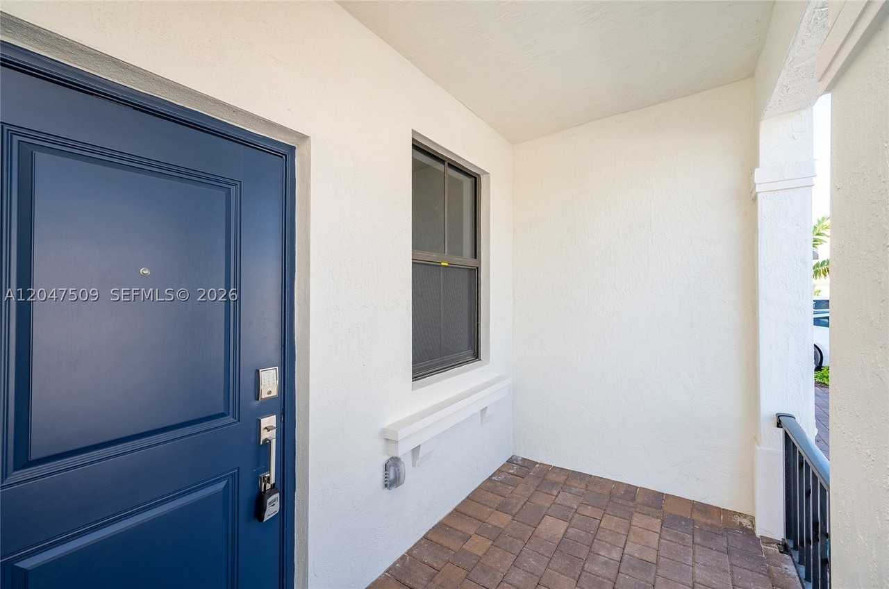 11930 Sw 246th Ln #11930 - Photo 5 of 37