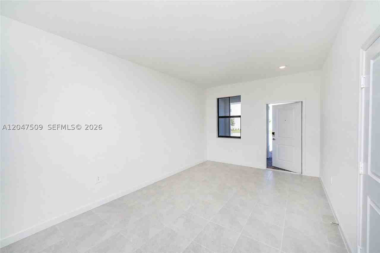 11930 Sw 246th Ln #11930 - Photo 6 of 37