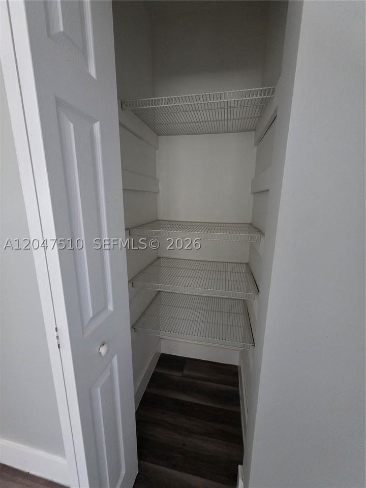 15 Esplanade Dr #B - Photo 5 of 8