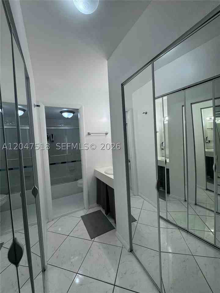 3642 Ne 171st St #203 - Photo 6 of 11