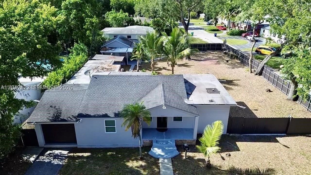 947 Ne 149th St #0 - Photo 2 of 40