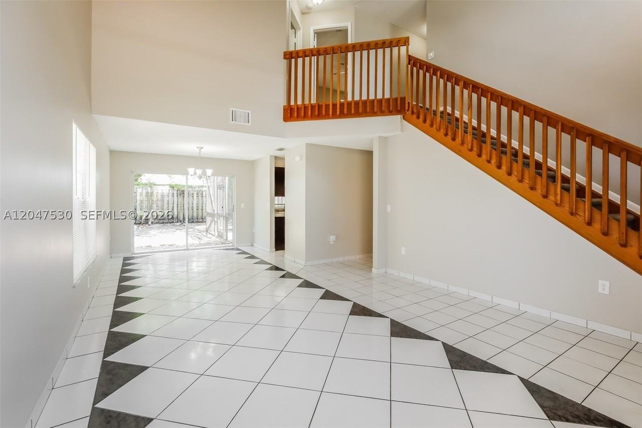 3232 Nw 121st Ave - Photo 2 of 15
