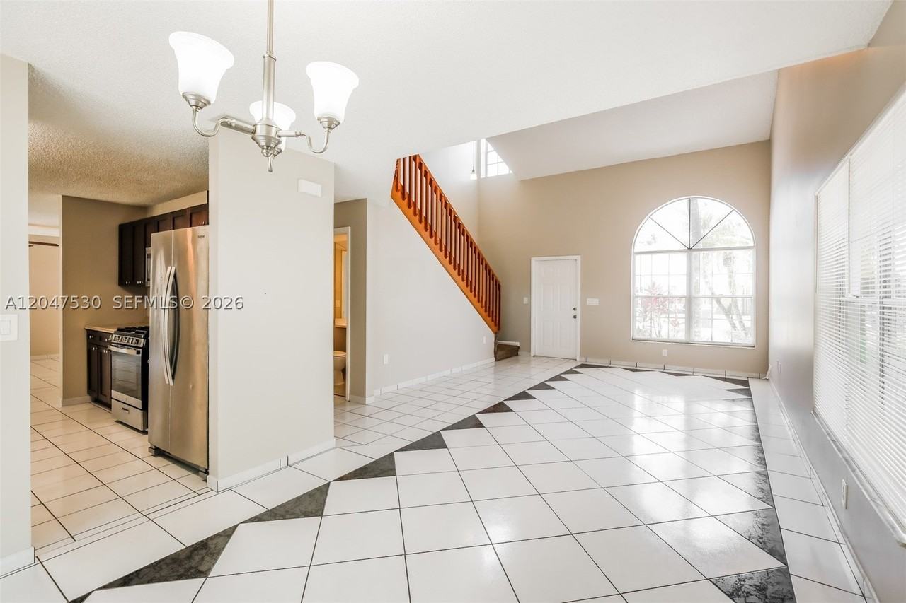 3232 Nw 121st Ave - Photo 3 of 15