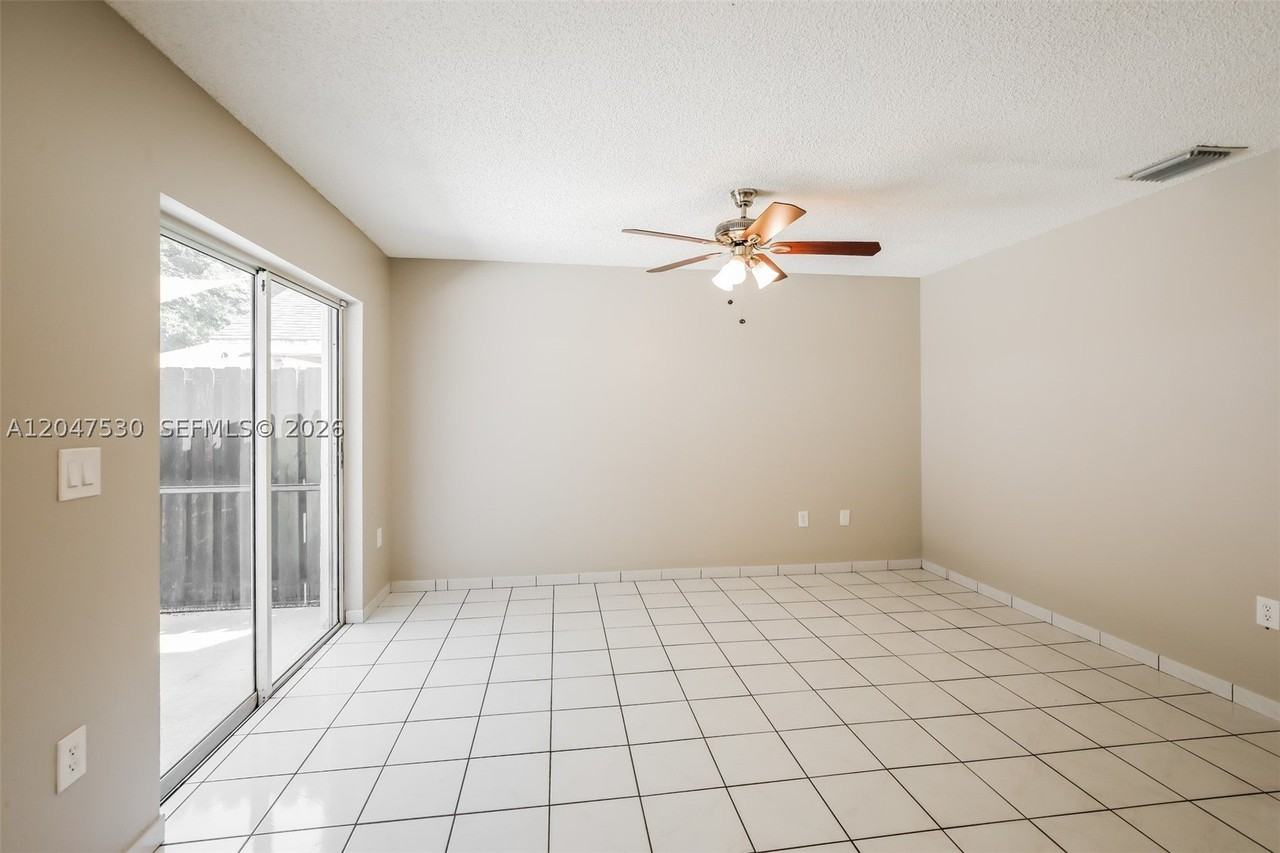 3232 Nw 121st Ave - Photo 5 of 15
