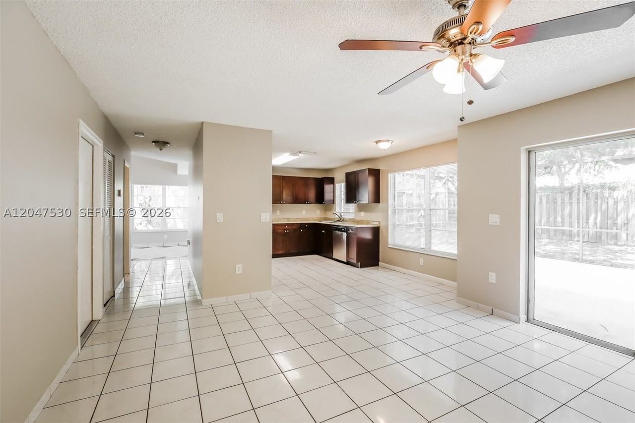 3232 Nw 121st Ave - Photo 6 of 15