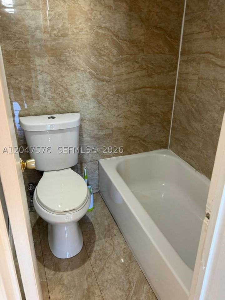 1990 Marseille Dr #303 - Photo 6 of 25