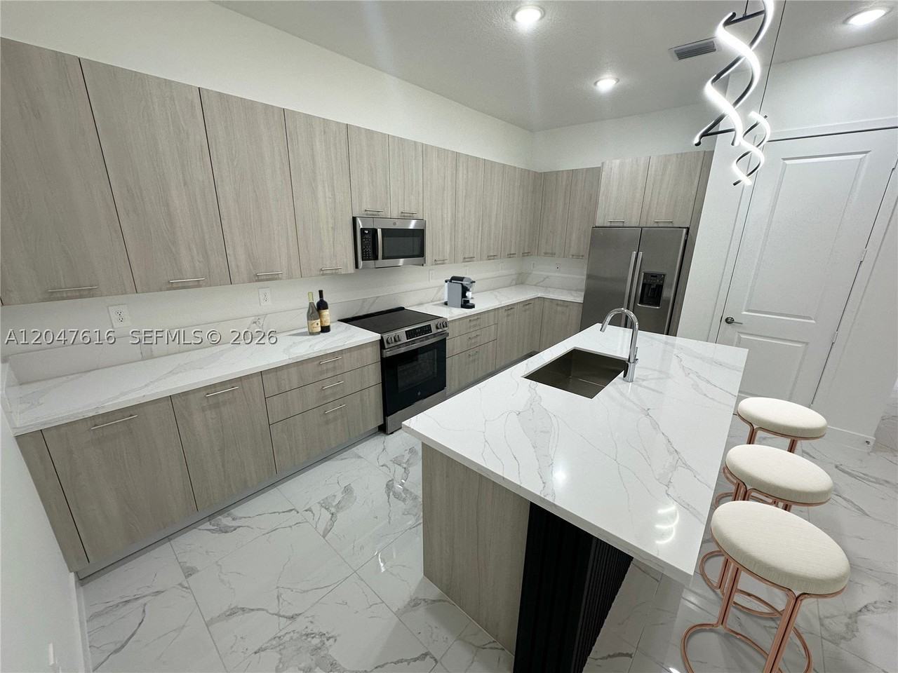 4255 Sw 123rd Ter - Photo 7 of 36