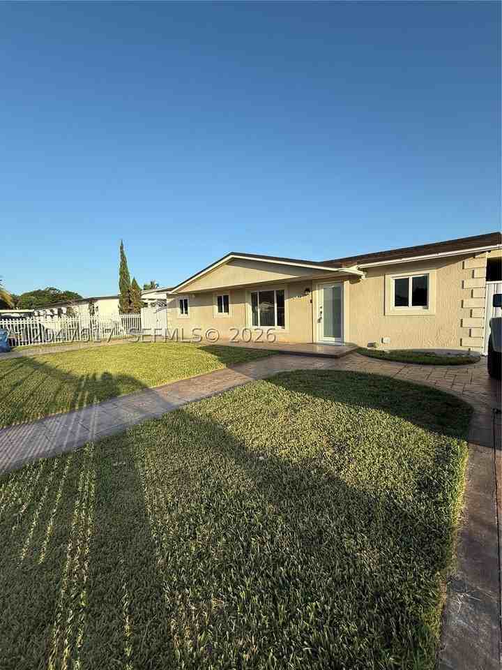 4172 Nw 201st St #1