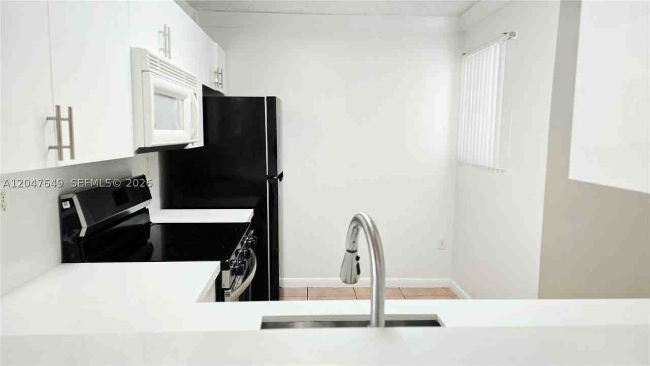 15771 Sw 137th Ave #203 - Photo 4 of 30