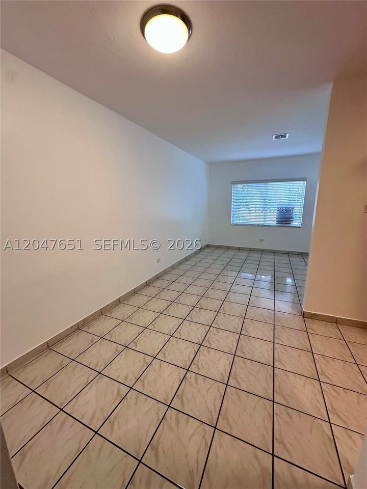 3743 Sw 28th St #3743 - Photo 2 of 8