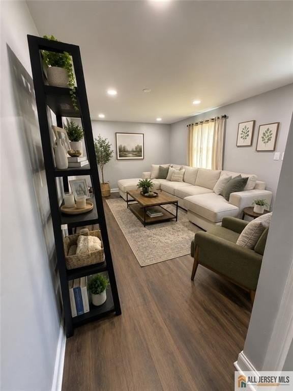 10 Lake Ave - Photo 2 of 21