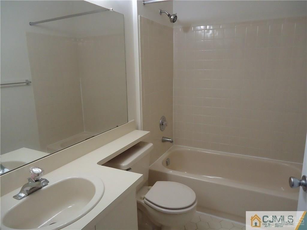 28 Pembrook Ave - Photo 7 of 11