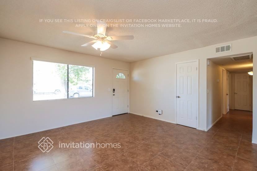 955 S Pioneer - Photo 4 of 13