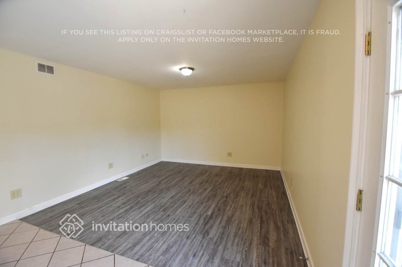3224 Windsor Ln - Photo 3 of 5