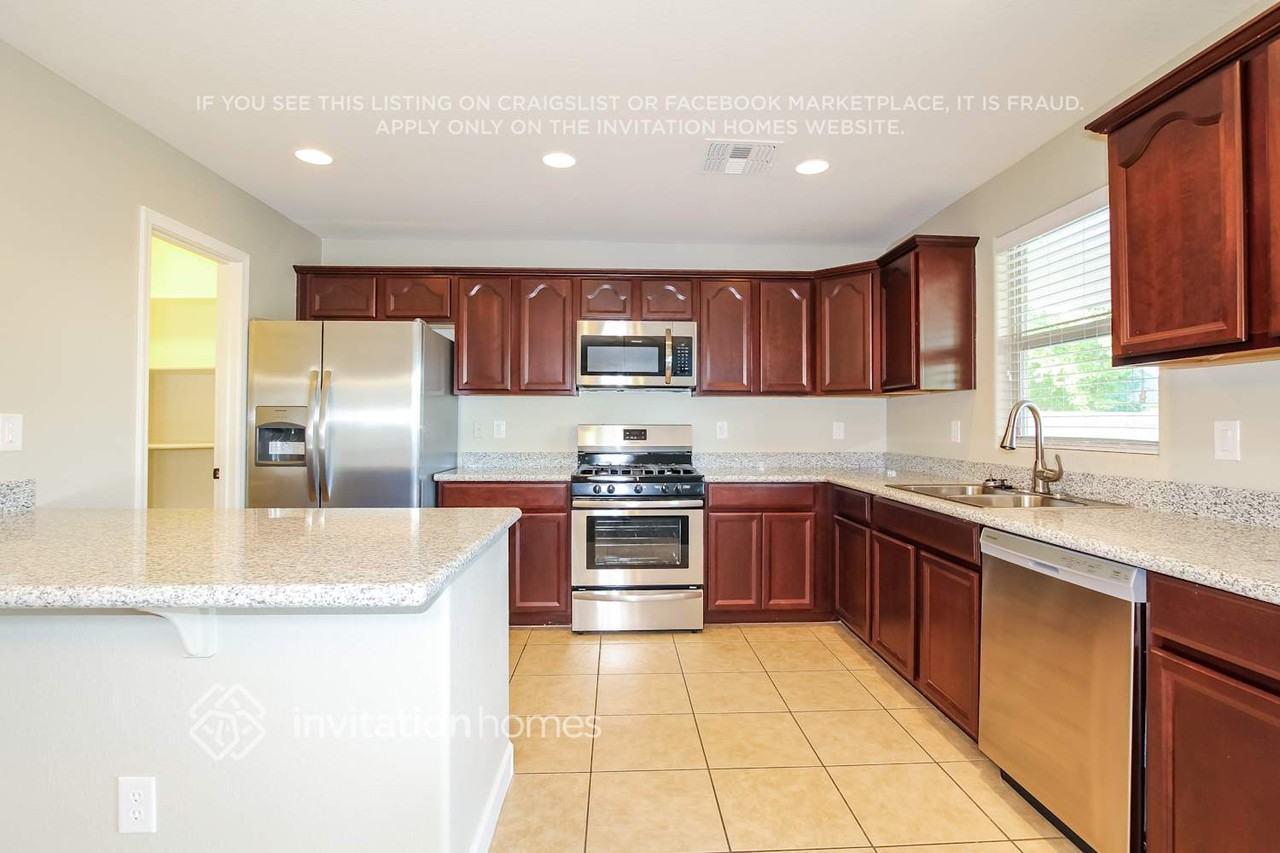 17706 W Maya Way - Photo 5 of 17