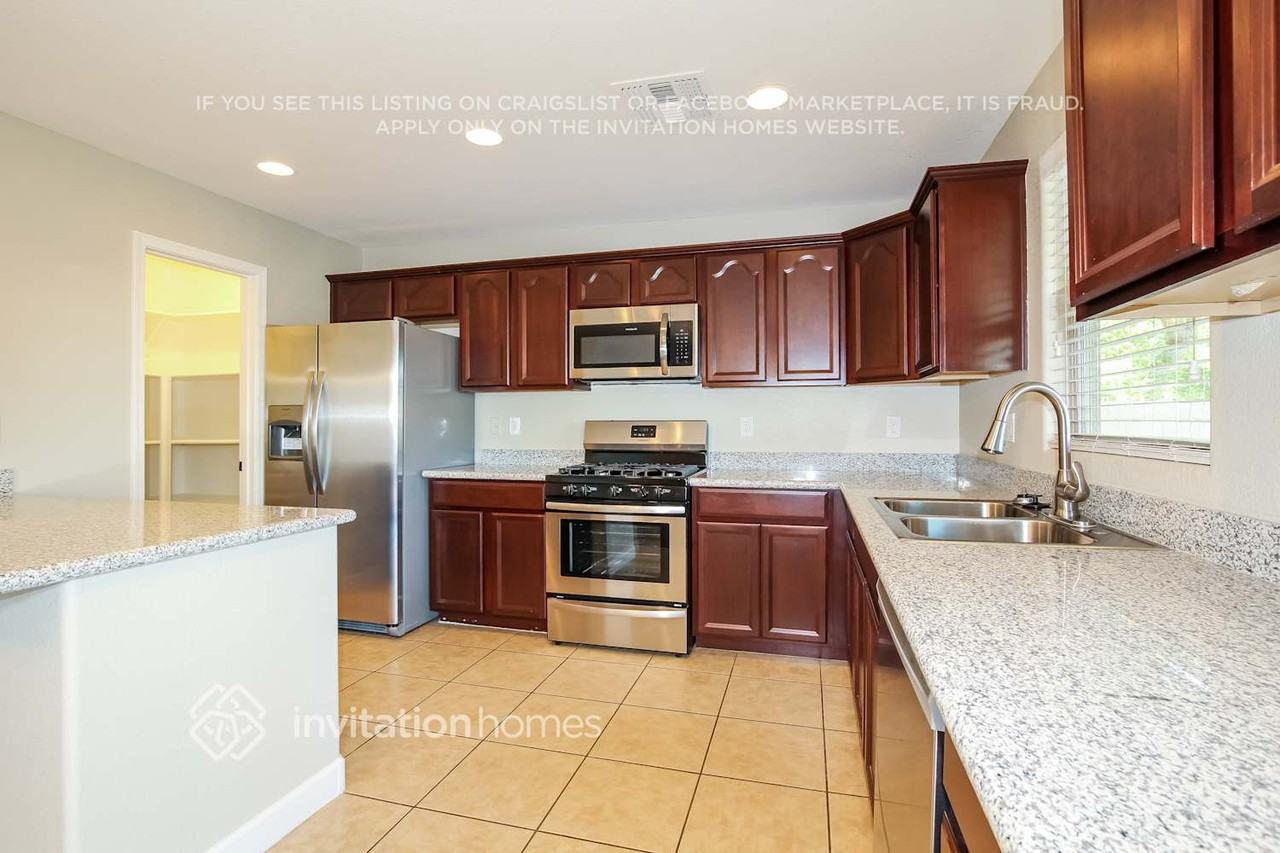 17706 W Maya Way - Photo 6 of 17