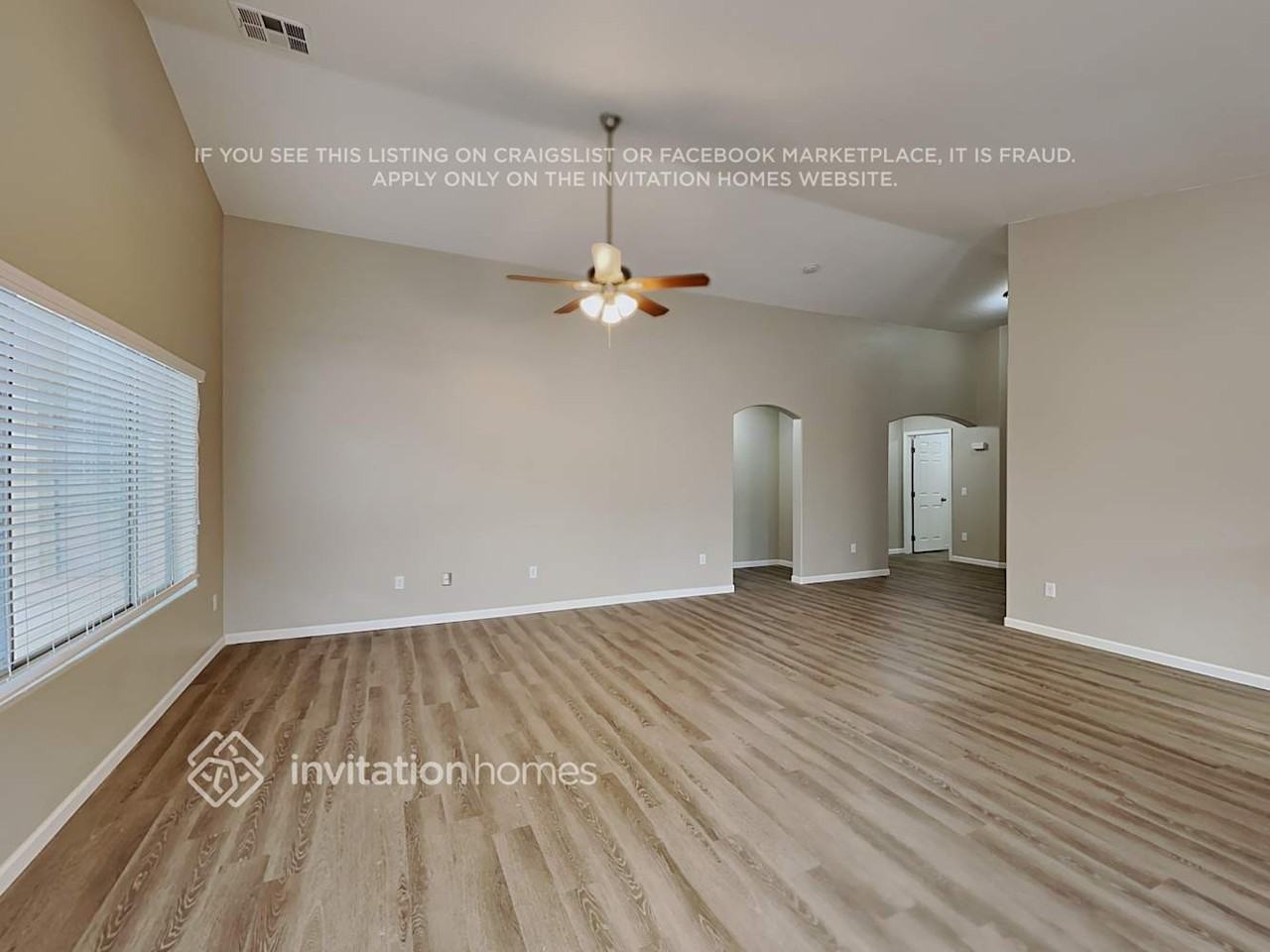 11258 W Locust Ln - Photo 3 of 18