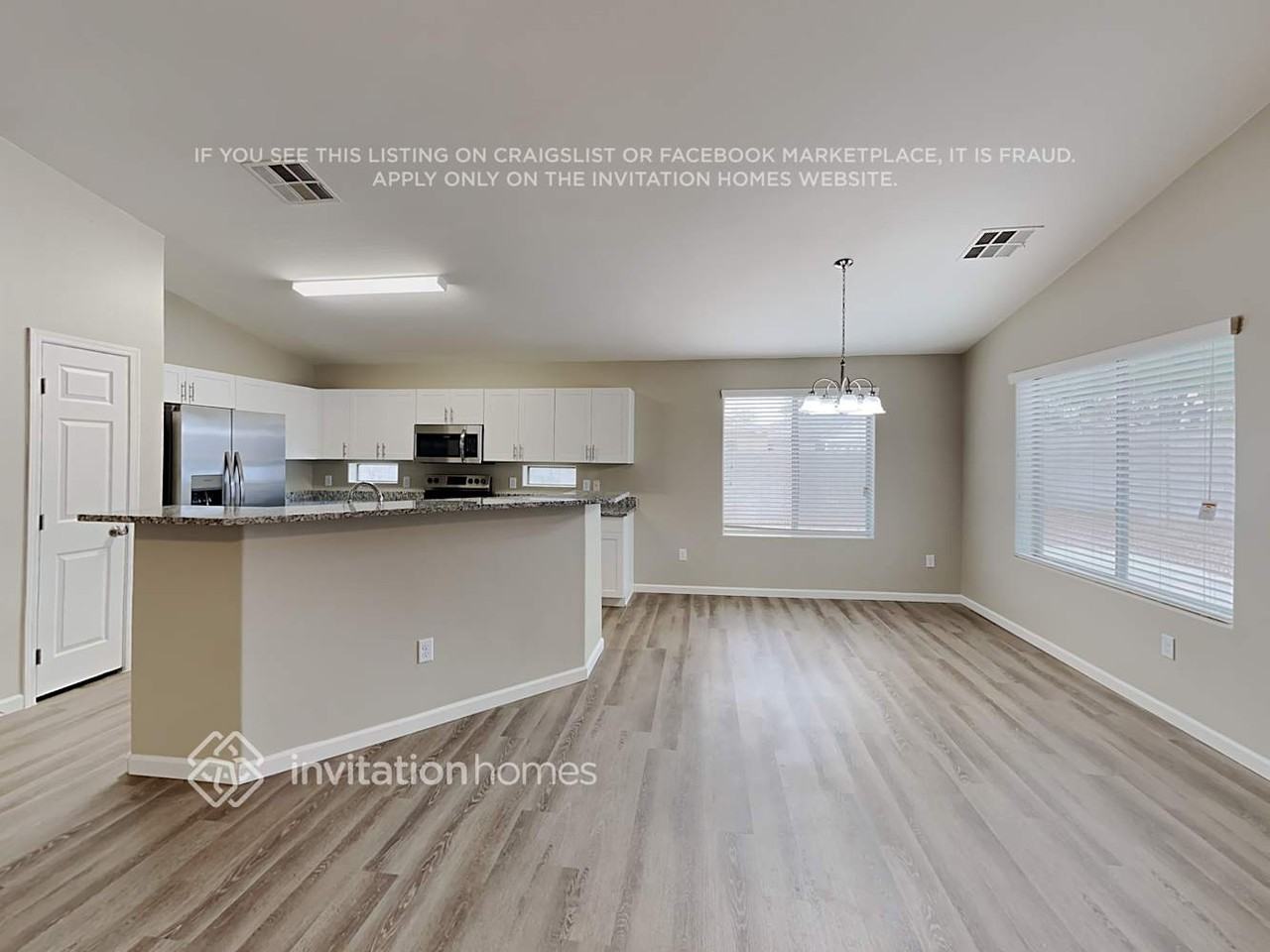 11258 W Locust Ln - Photo 5 of 18