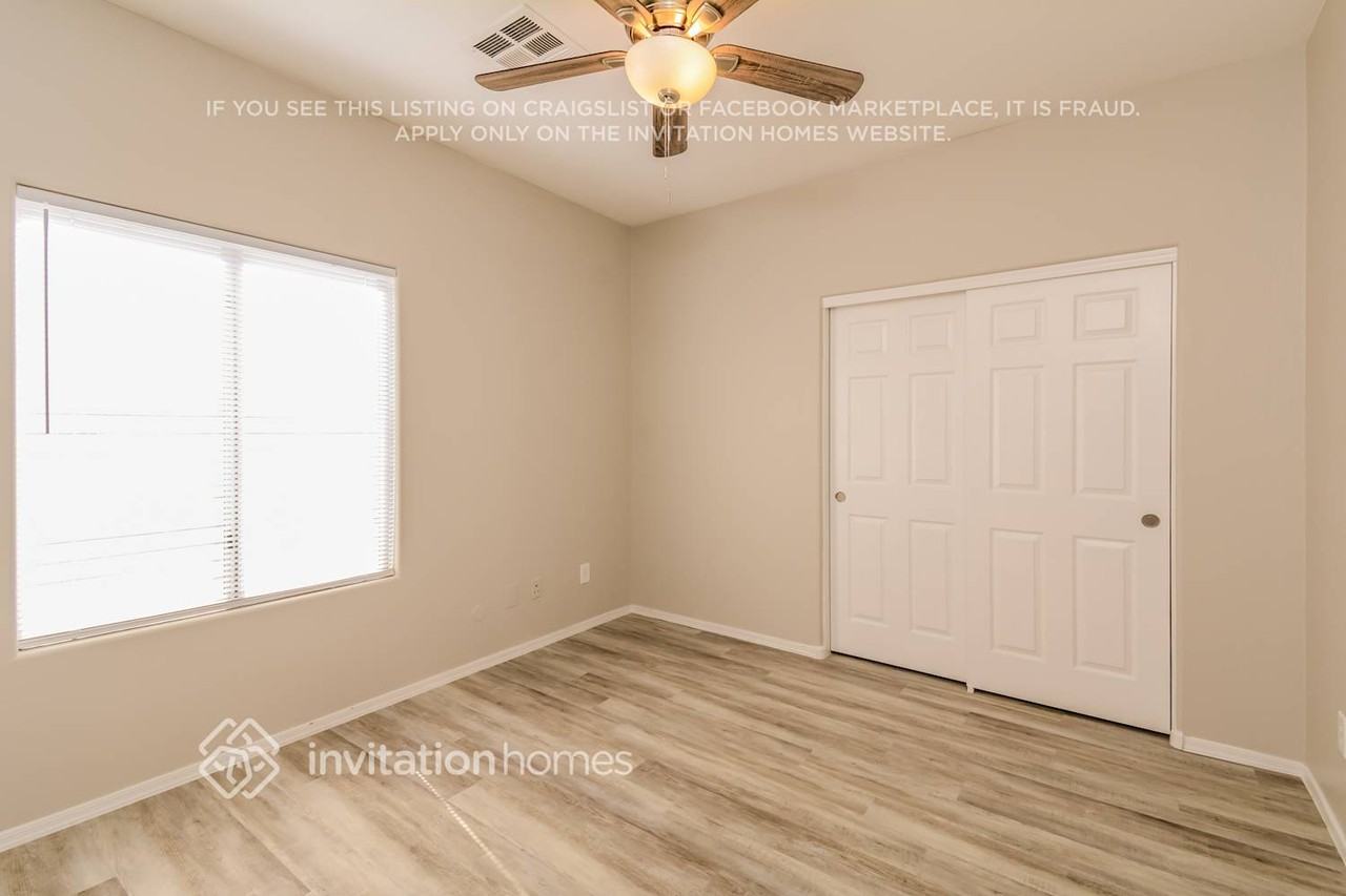 10237 W Chipman Rd - Photo 7 of 15